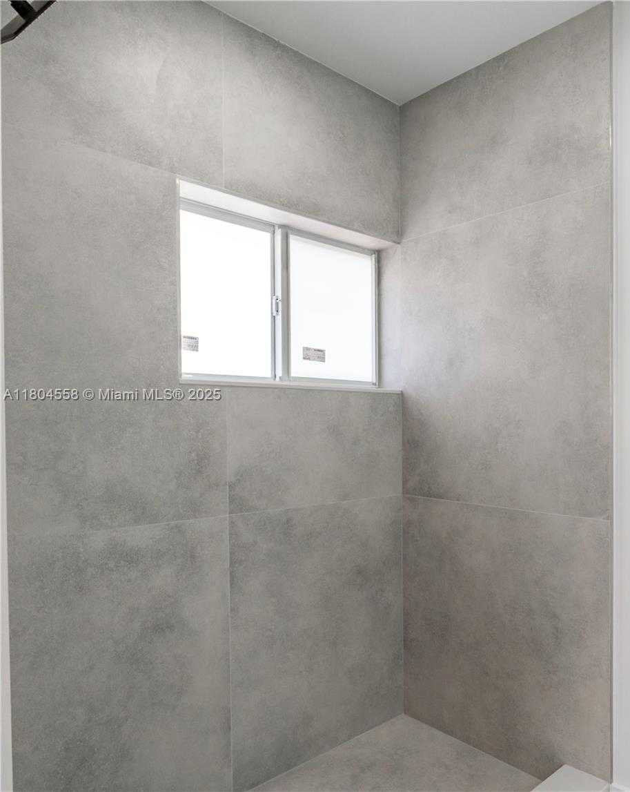 Small Image of 2039 NORTH EAST 172ND ST, North Miami Beach Number 19