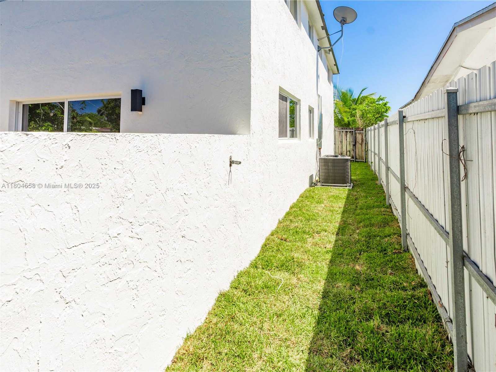 Small Image of 2039 NORTH EAST 172ND ST, North Miami Beach Number 24