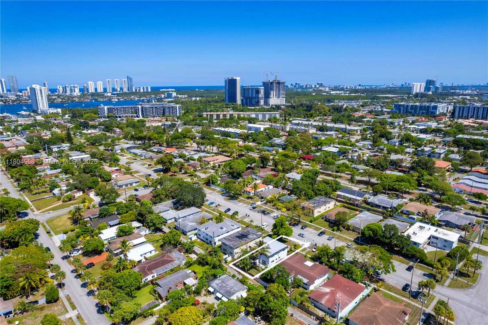 Small Image of 2039 NORTH EAST 172ND ST, North Miami Beach Number 27