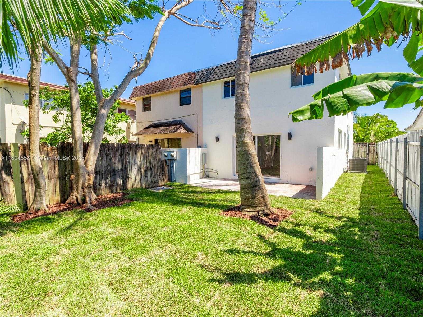 Small Image of 2039 NORTH EAST 172ND ST, North Miami Beach Number 3