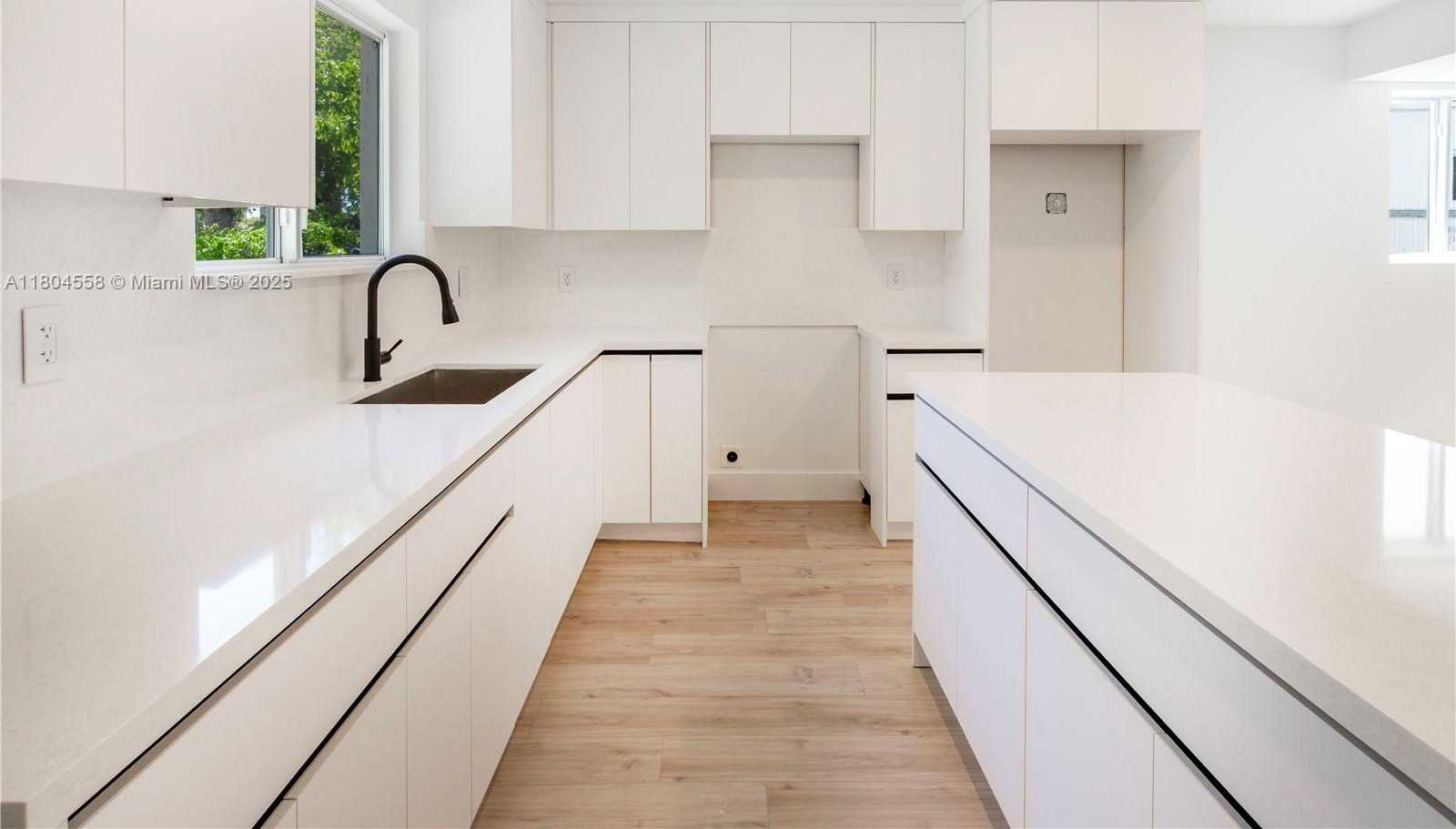Small Image of 2039 NORTH EAST 172ND ST, North Miami Beach Number 6