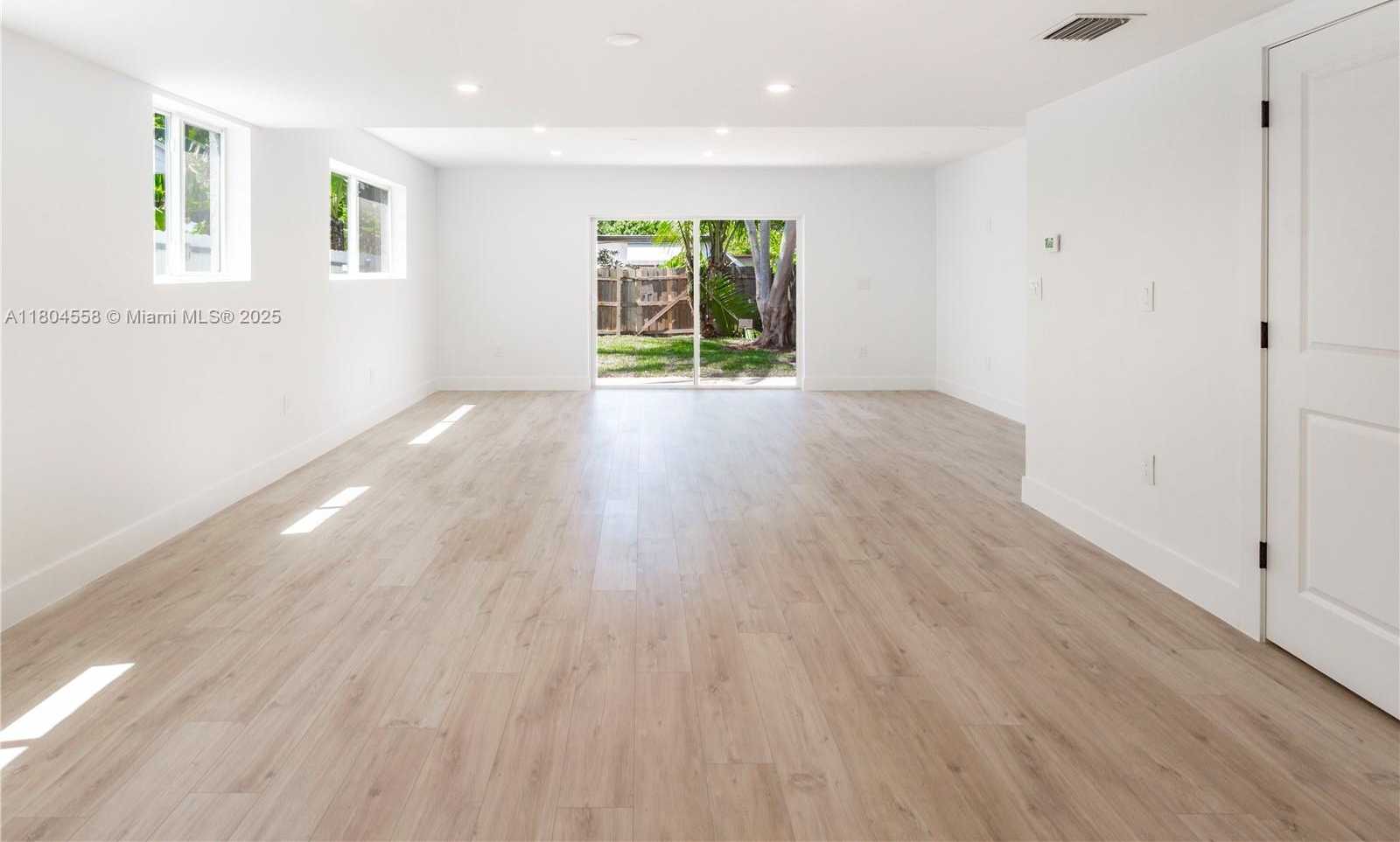 Small Image of 2039 NORTH EAST 172ND ST, North Miami Beach Number 7