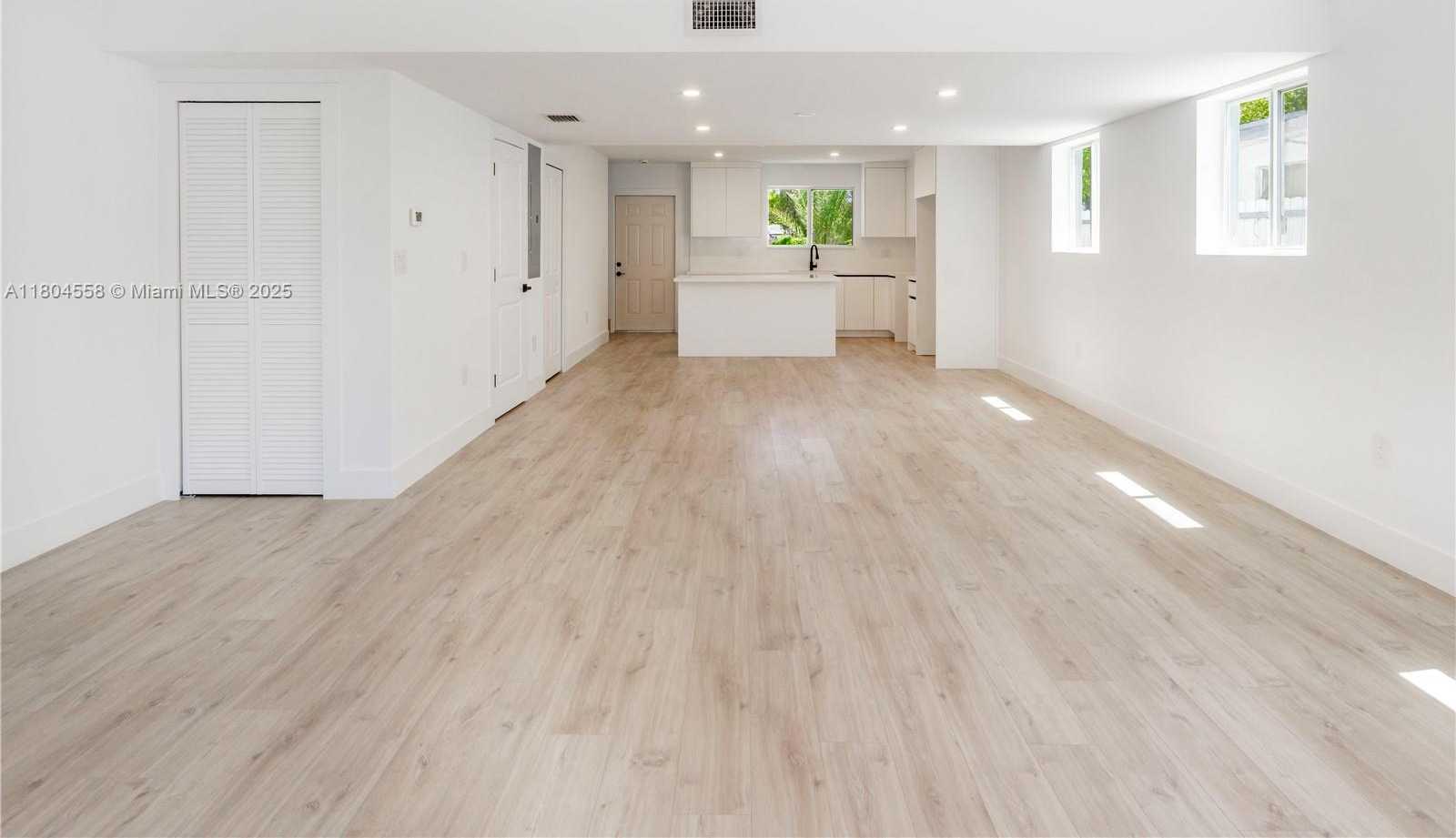 Small Image of 2039 NORTH EAST 172ND ST, North Miami Beach Number 8