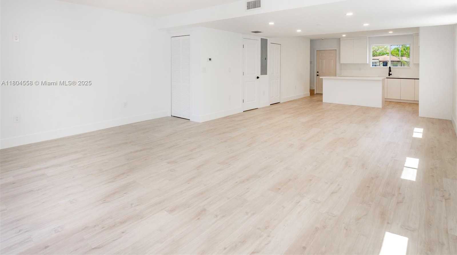 Small Image of 2039 NORTH EAST 172ND ST, North Miami Beach Number 9