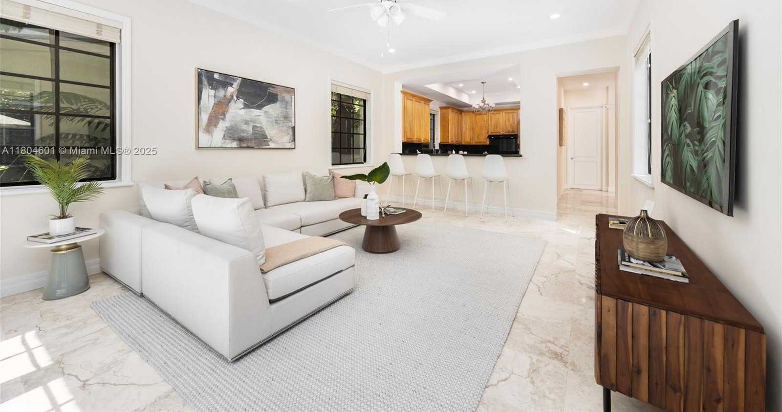 Small Image of 7250 ERWIN RD, Coral Gables Number 10