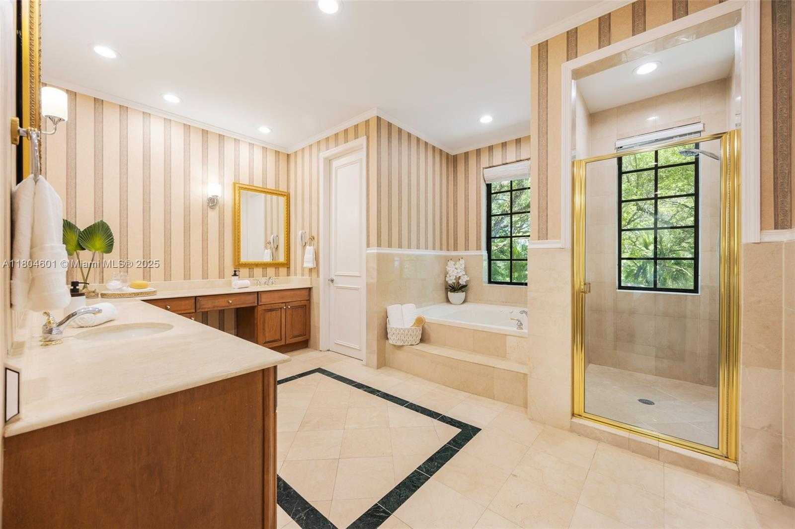Small Image of 7250 ERWIN RD, Coral Gables Number 18