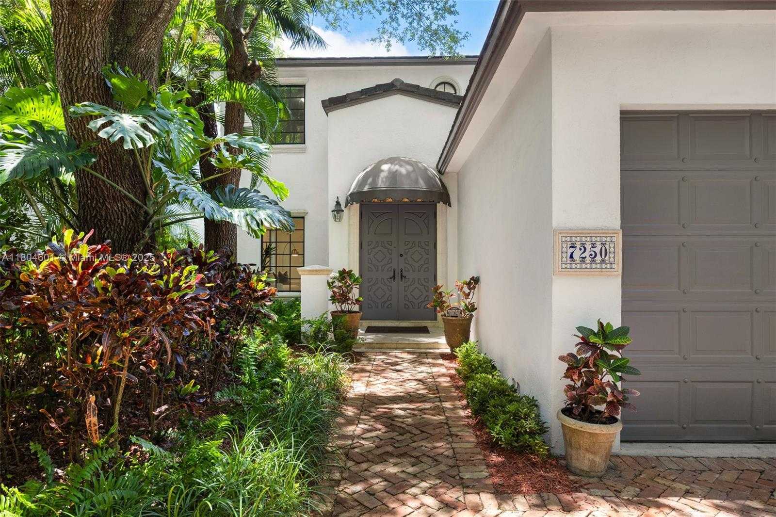 Small Image of 7250 ERWIN RD, Coral Gables Number 2