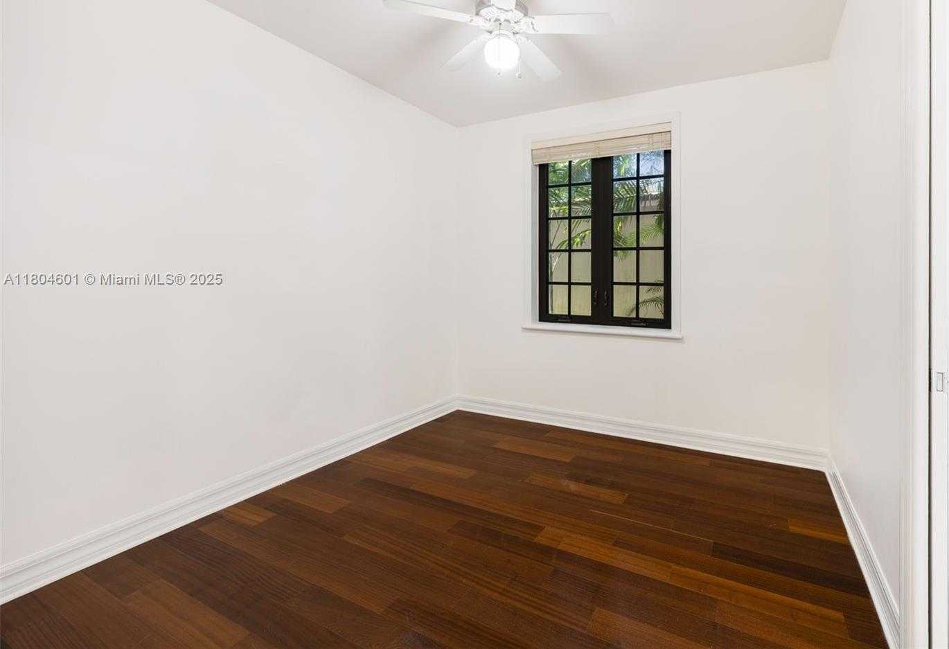 Small Image of 7250 ERWIN RD, Coral Gables Number 24