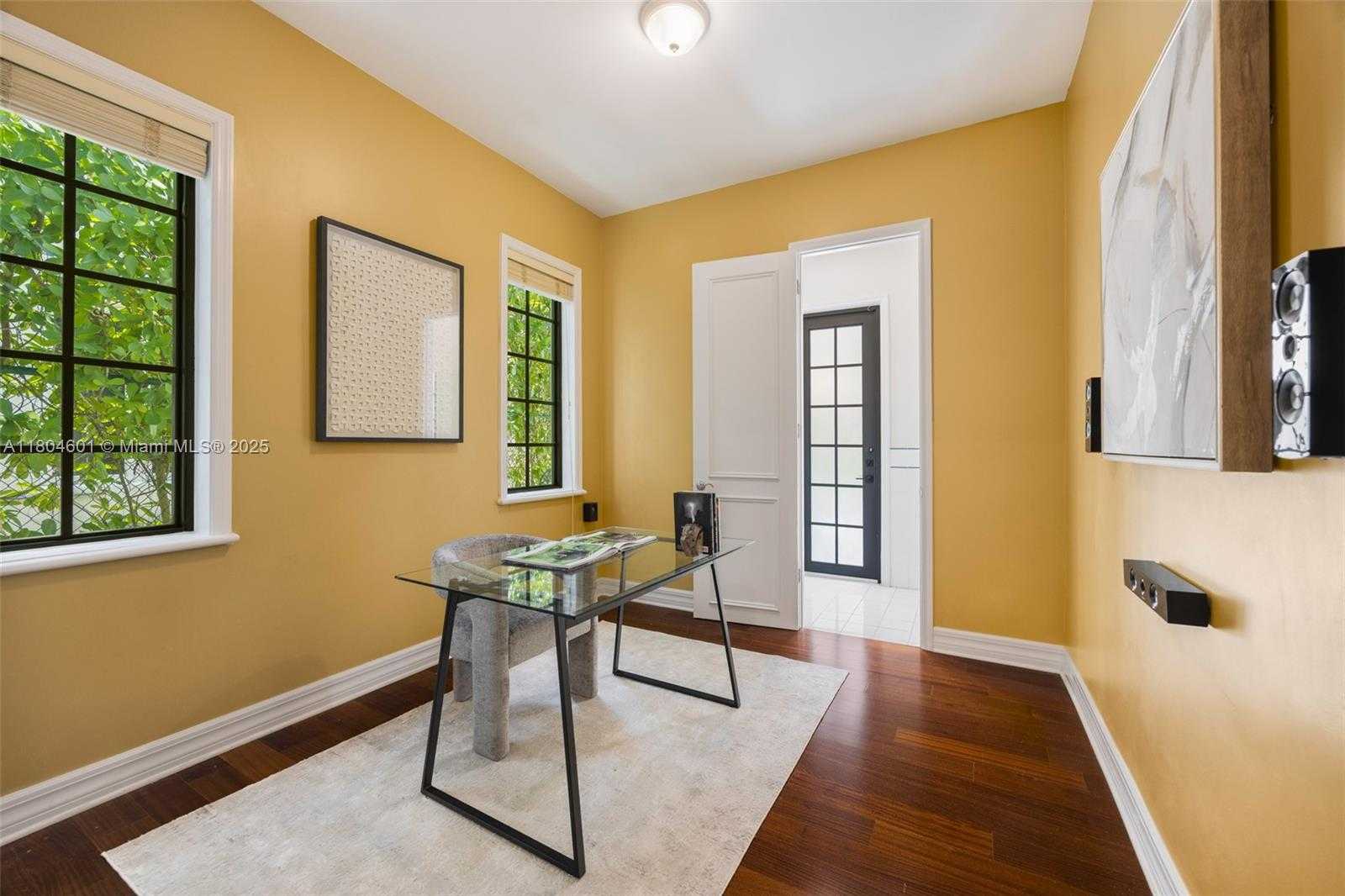 Small Image of 7250 ERWIN RD, Coral Gables Number 26