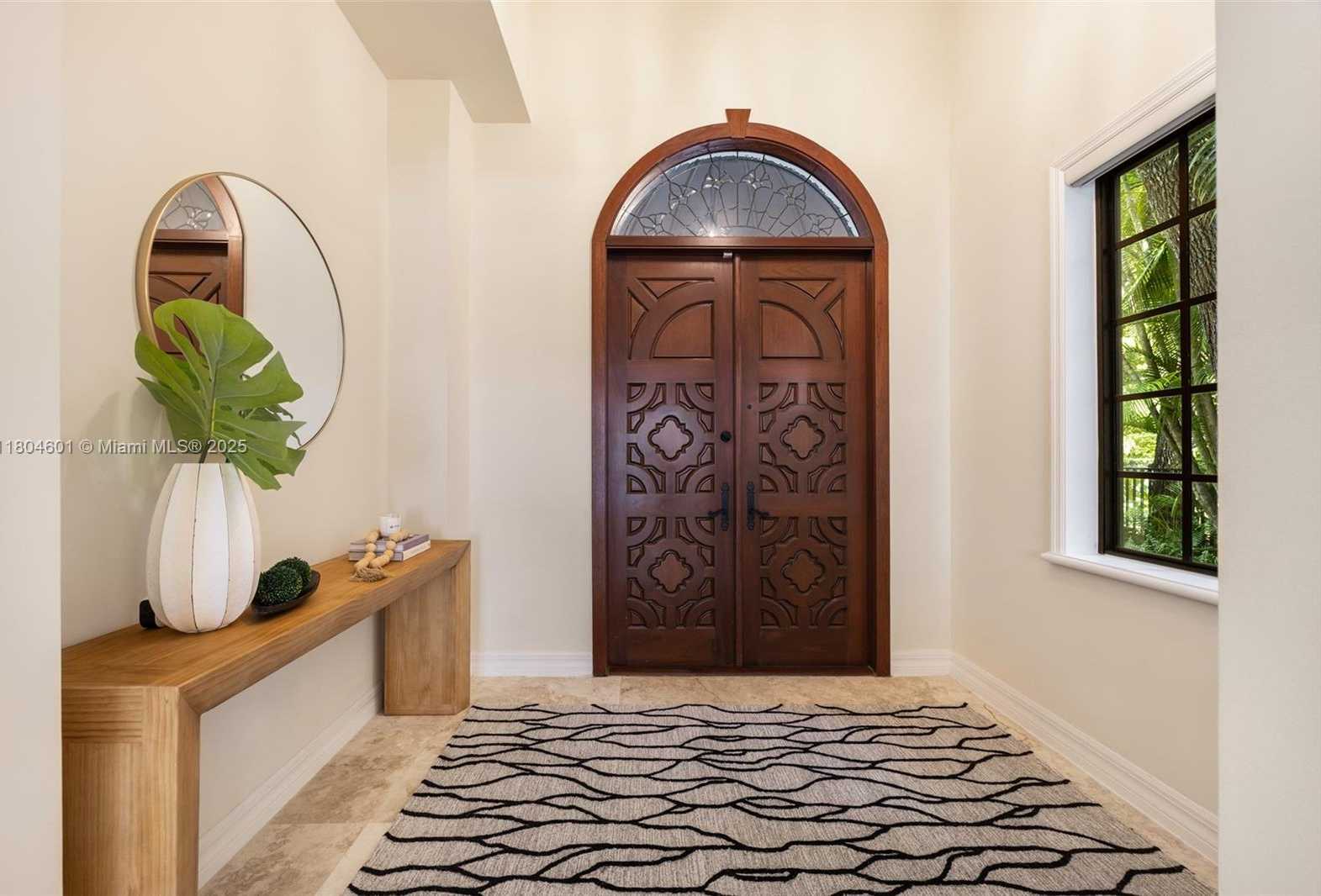 Small Image of 7250 ERWIN RD, Coral Gables Number 3