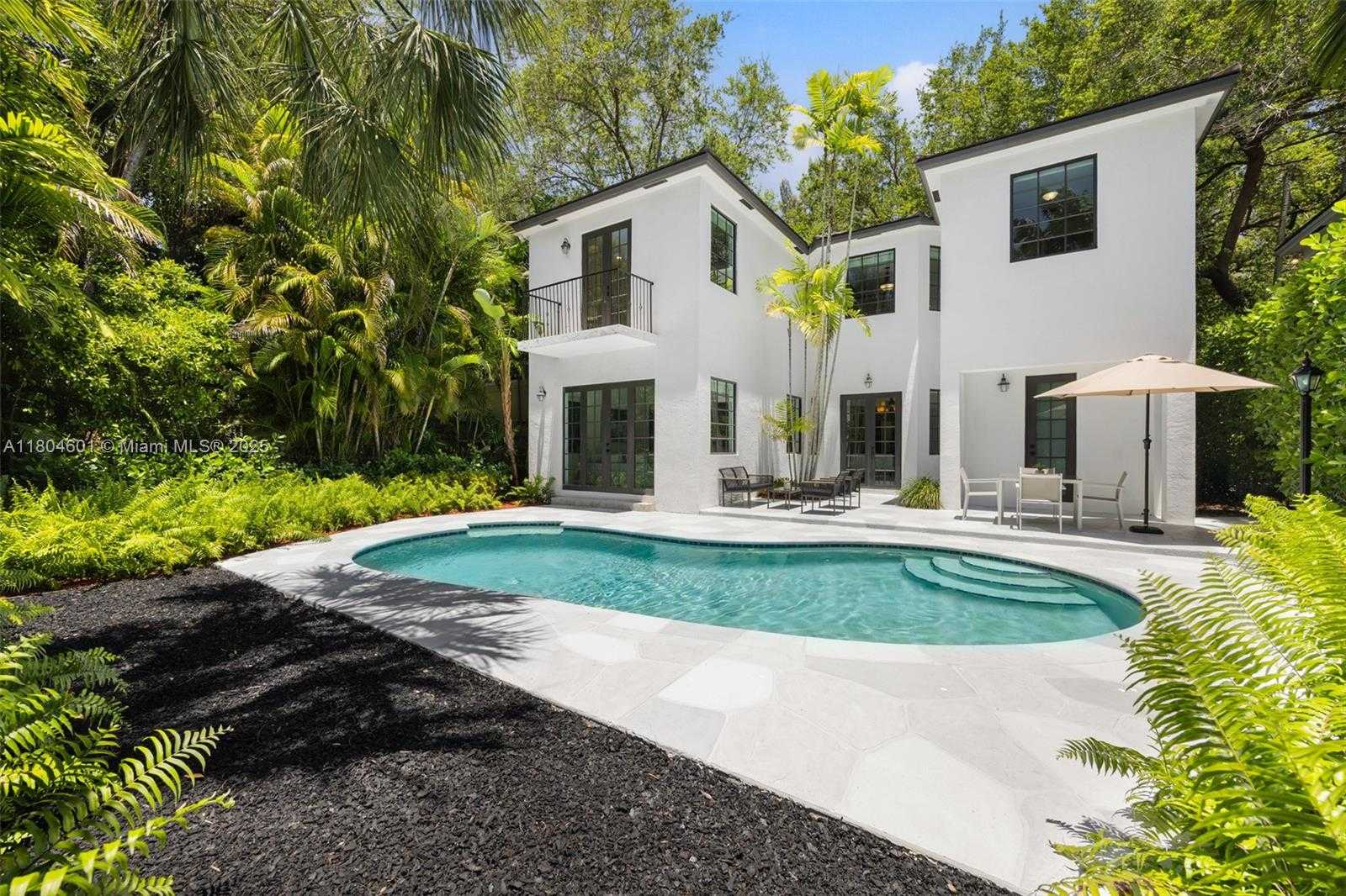 Small Image of 7250 ERWIN RD, Coral Gables Number 32