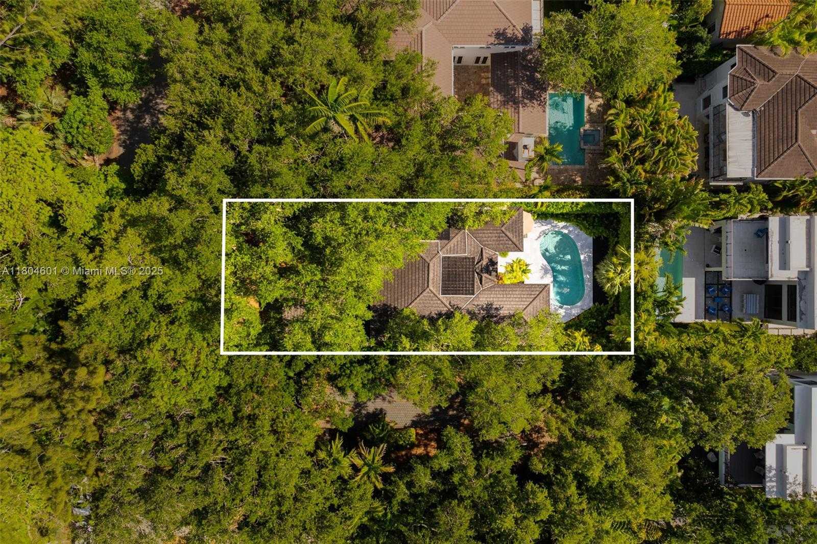 Small Image of 7250 ERWIN RD, Coral Gables Number 36