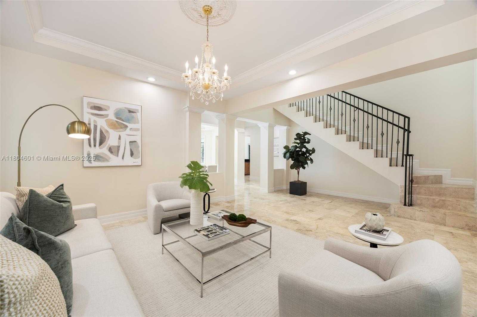 Small Image of 7250 ERWIN RD, Coral Gables Number 5
