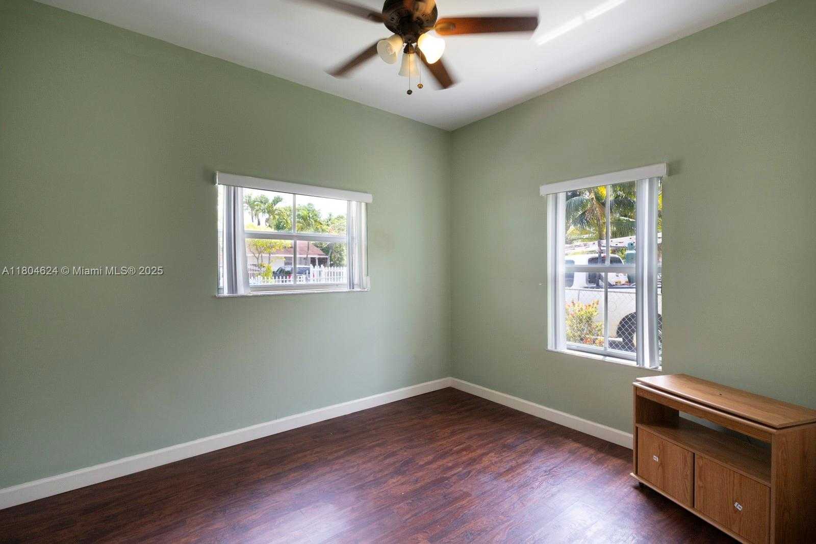 Small Image of 2757 NORTH WEST 29TH ST, Miami Number 10