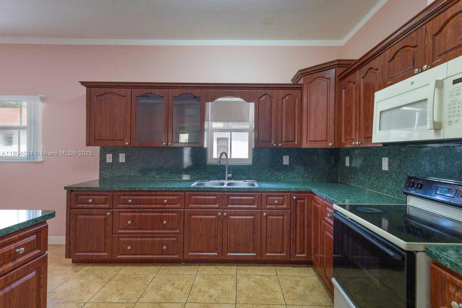 Small Image of 2757 NORTH WEST 29TH ST, Miami Number 4