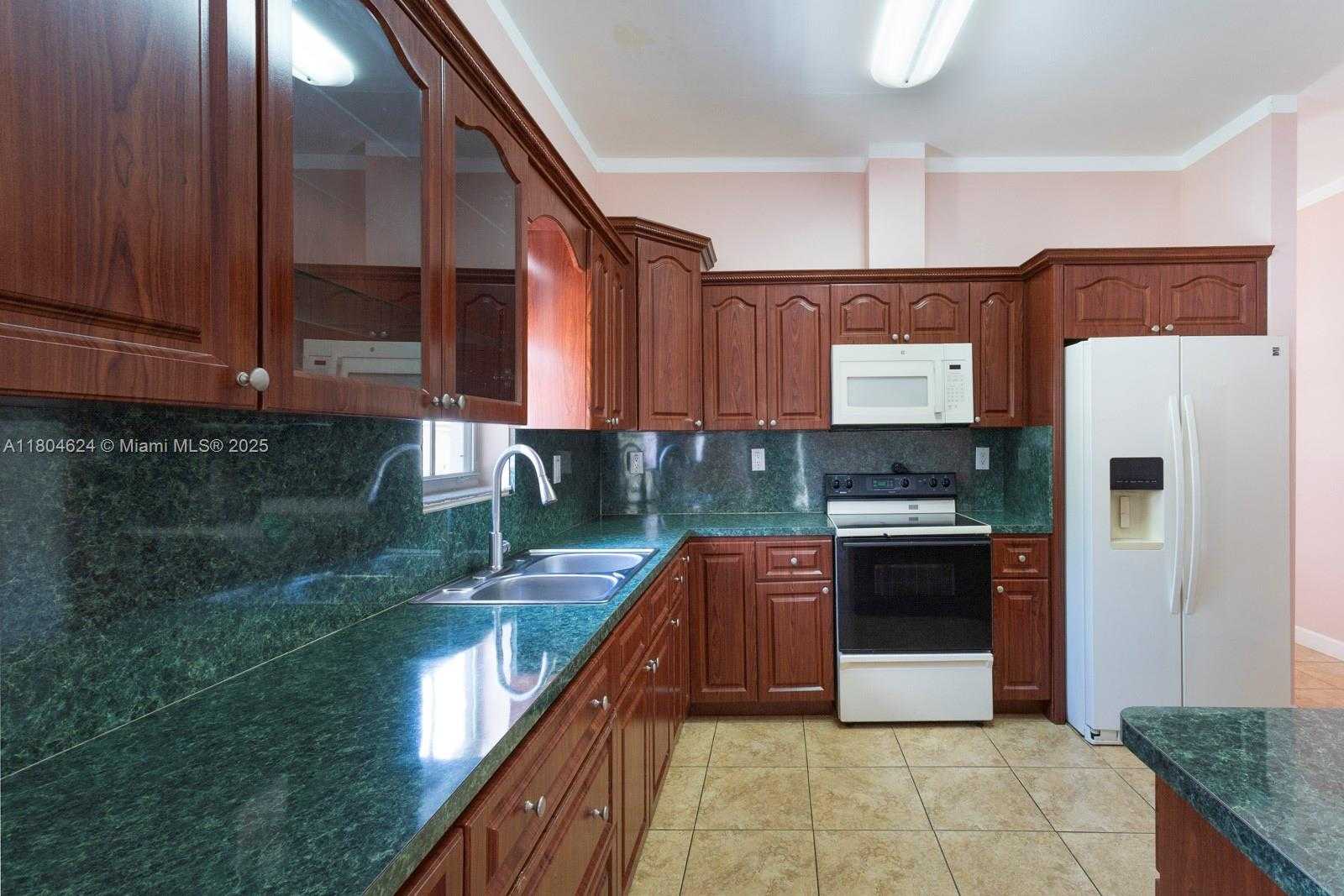 Small Image of 2757 NORTH WEST 29TH ST, Miami Number 8