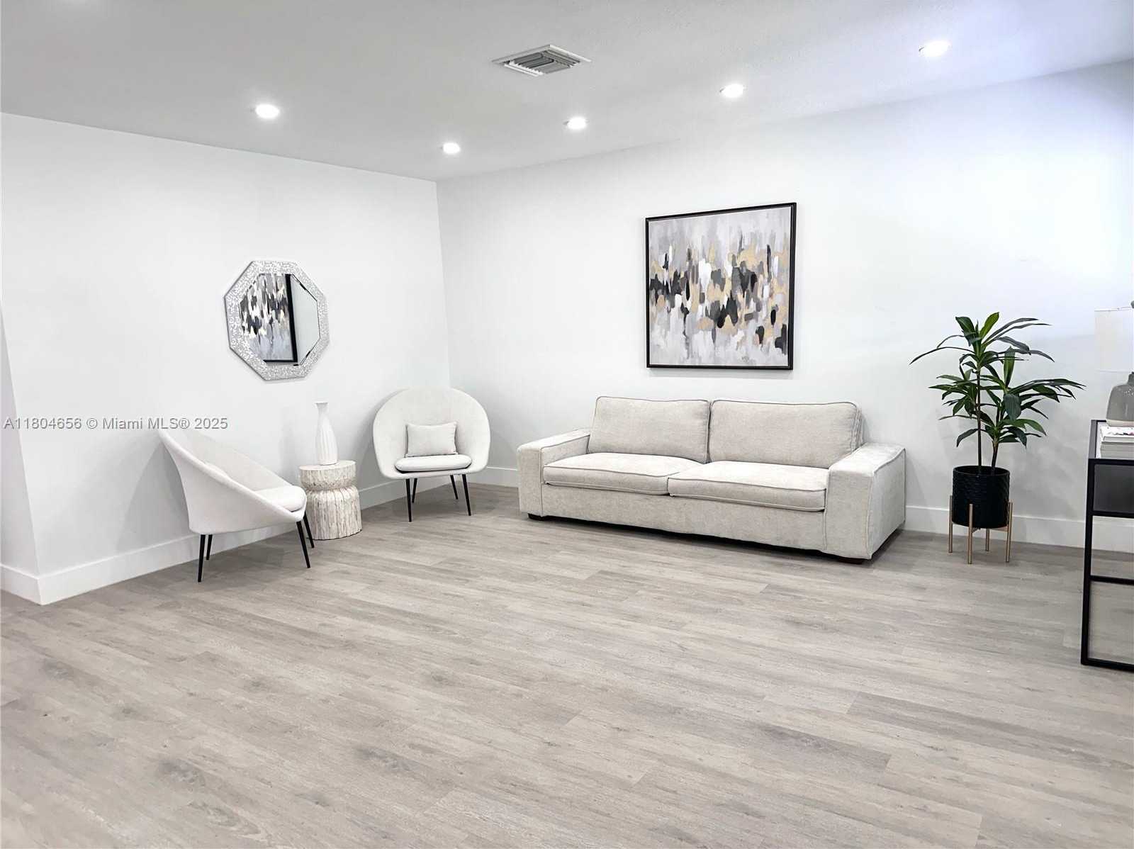 Small Image of 2421 NORTH 56TH TER, Hollywood Number 11