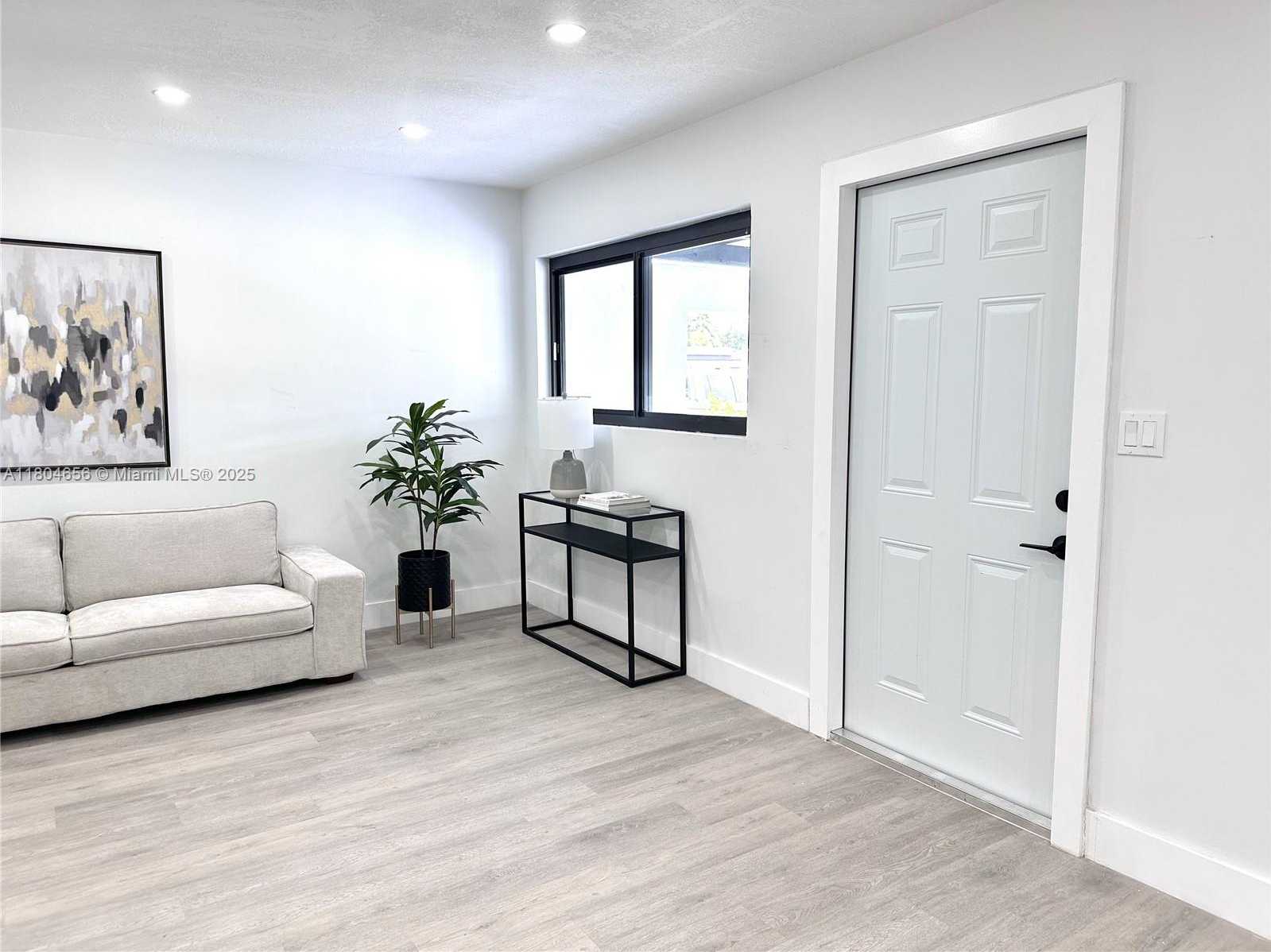 Small Image of 2421 NORTH 56TH TER, Hollywood Number 12