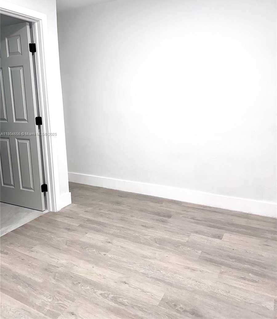 Small Image of 2421 NORTH 56TH TER, Hollywood Number 16