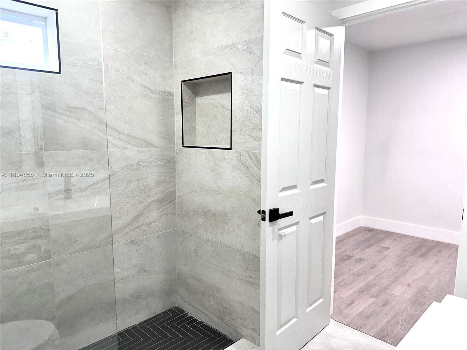 Small Image of 2421 NORTH 56TH TER, Hollywood Number 21
