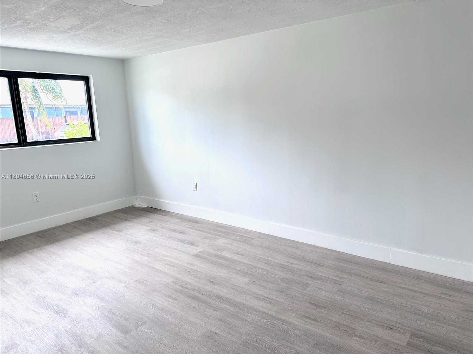 Small Image of 2421 NORTH 56TH TER, Hollywood Number 22