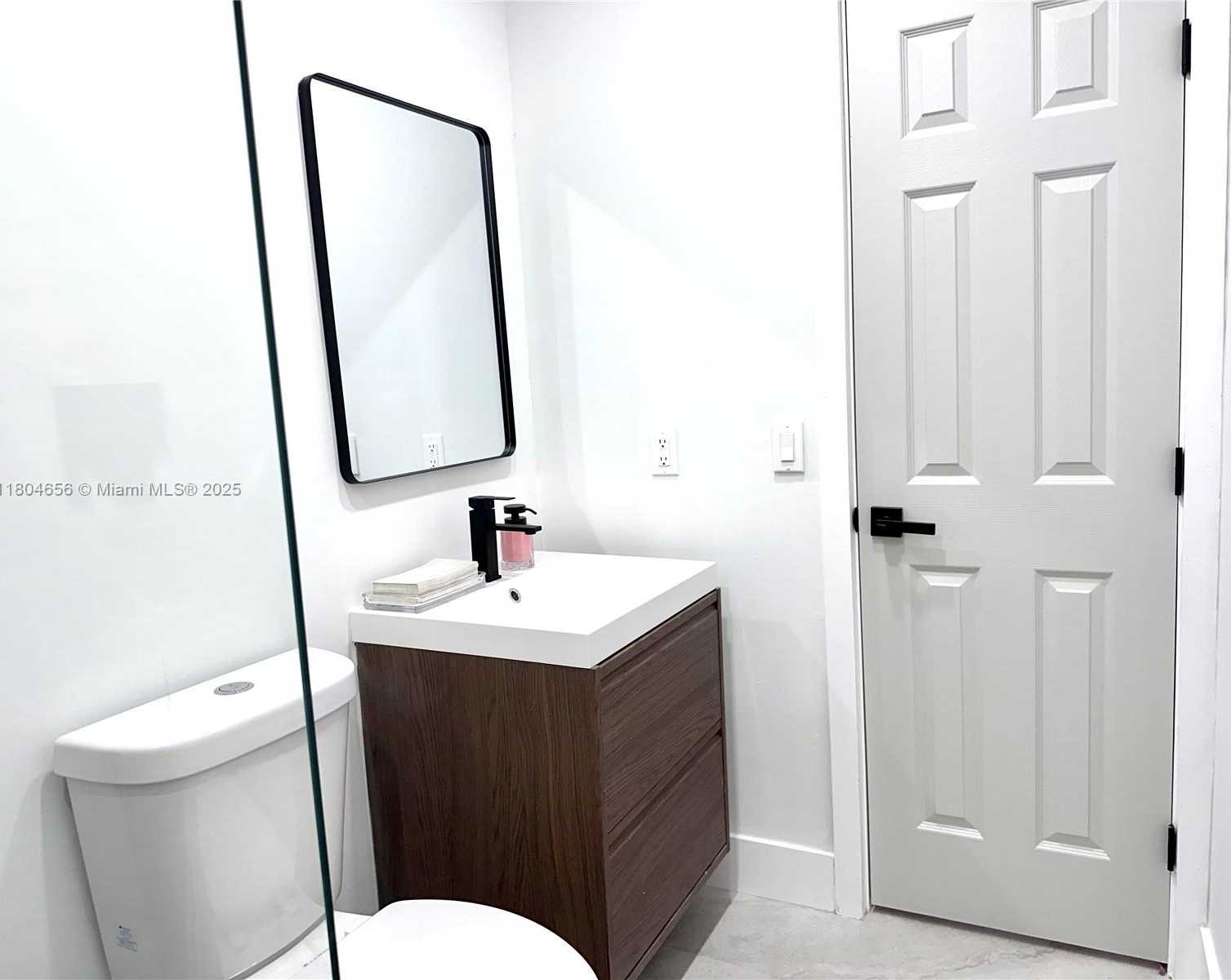 Small Image of 2421 NORTH 56TH TER, Hollywood Number 26