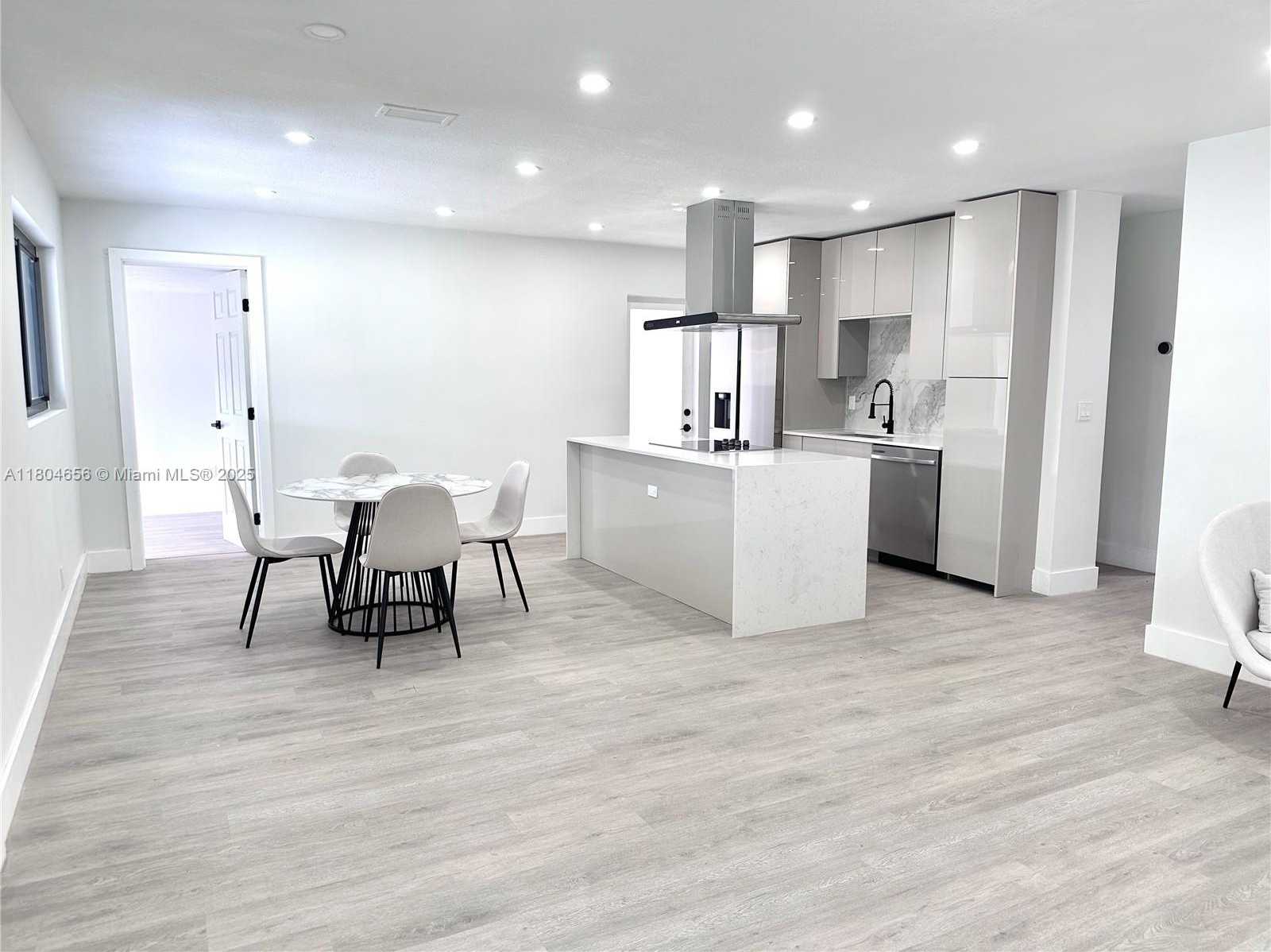 Small Image of 2421 NORTH 56TH TER, Hollywood Number 5