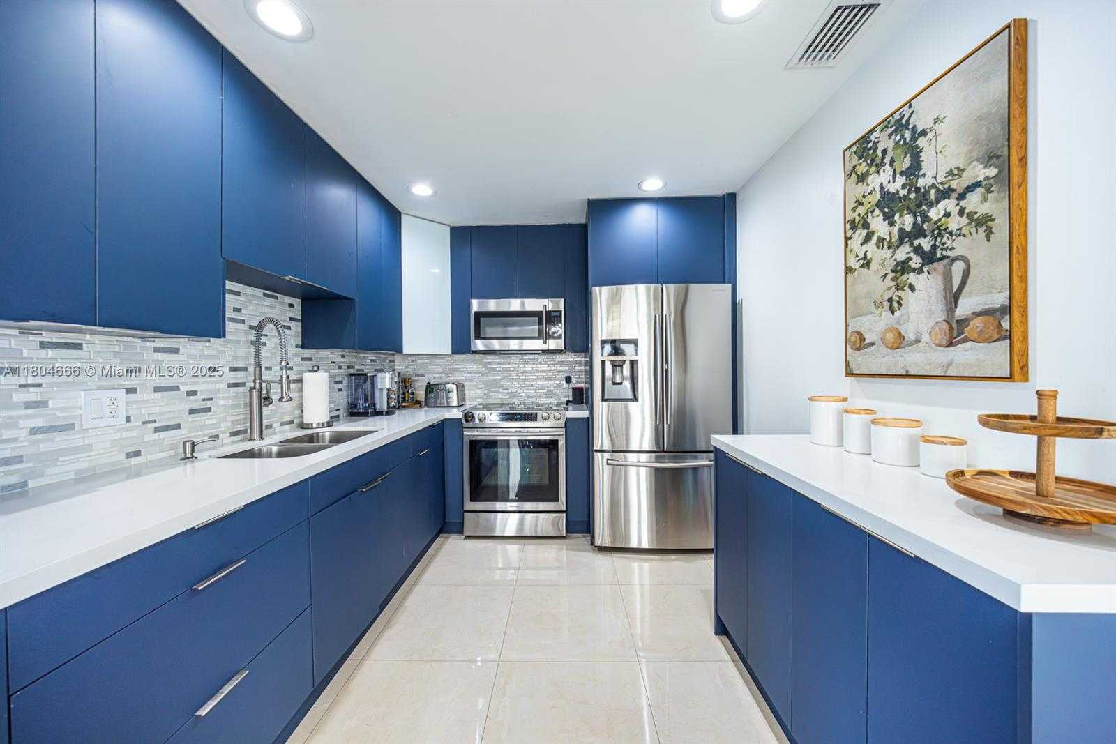 Small Image of 6950 NORTH WEST 168TH ST, Hialeah Number 13