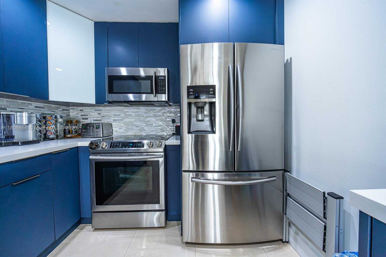 Small Image of 6950 NORTH WEST 168TH ST, Hialeah Number 14