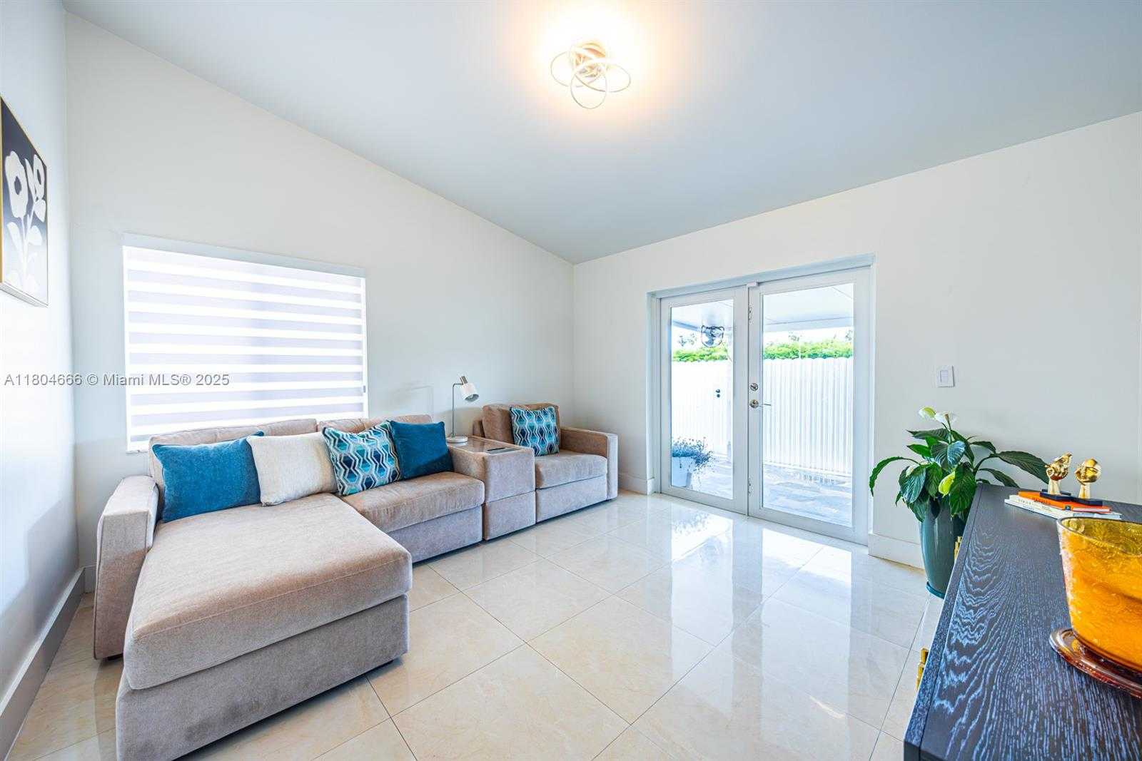 Small Image of 6950 NORTH WEST 168TH ST, Hialeah Number 21