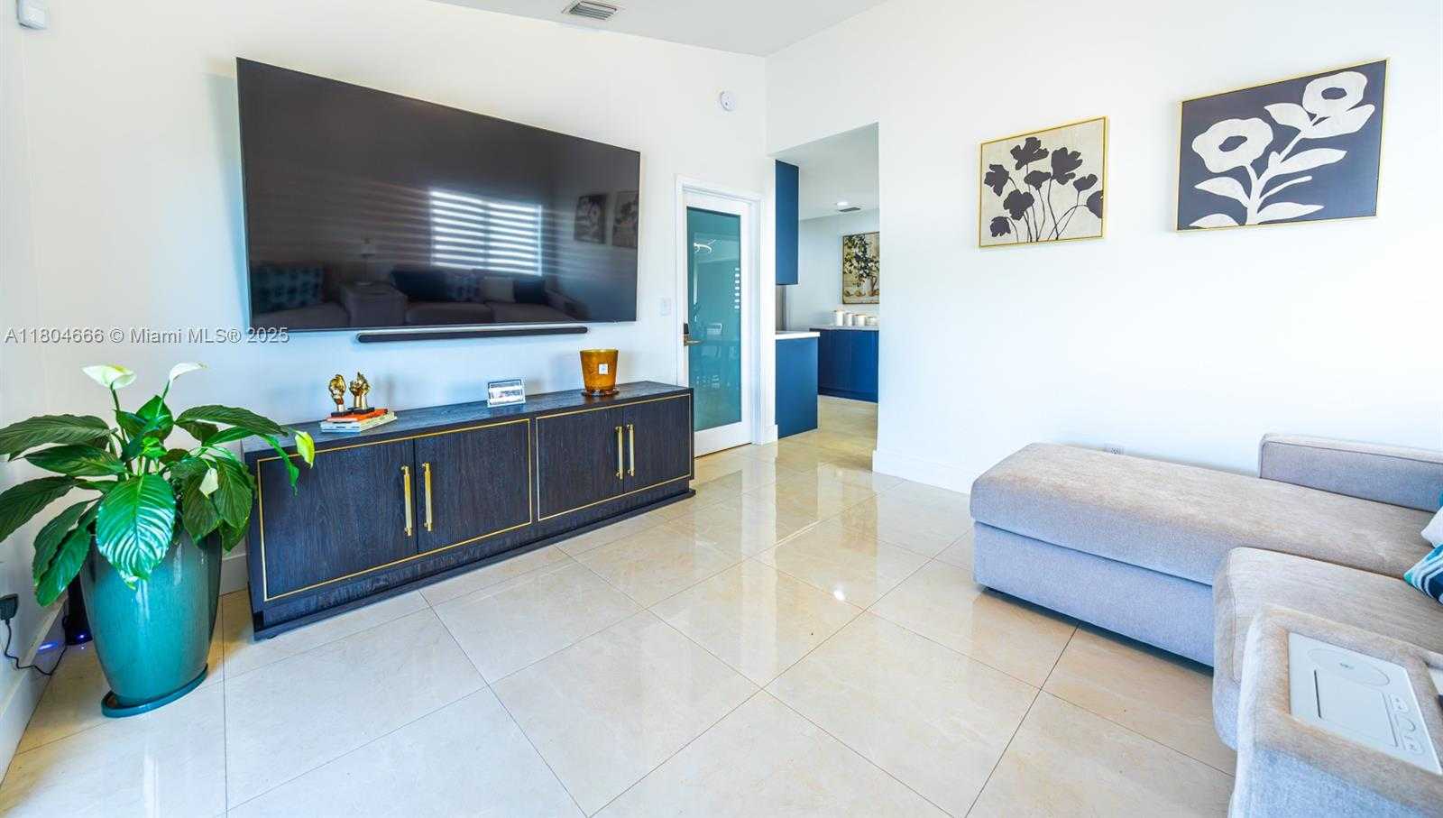 Small Image of 6950 NORTH WEST 168TH ST, Hialeah Number 22