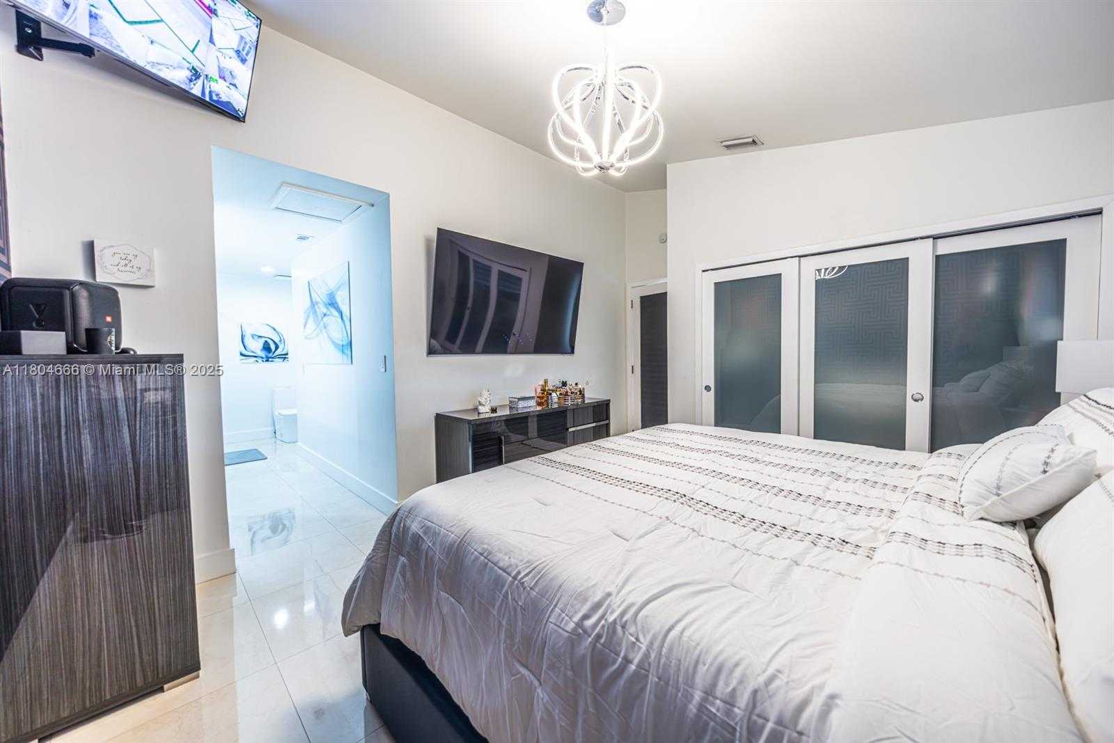 Small Image of 6950 NORTH WEST 168TH ST, Hialeah Number 24