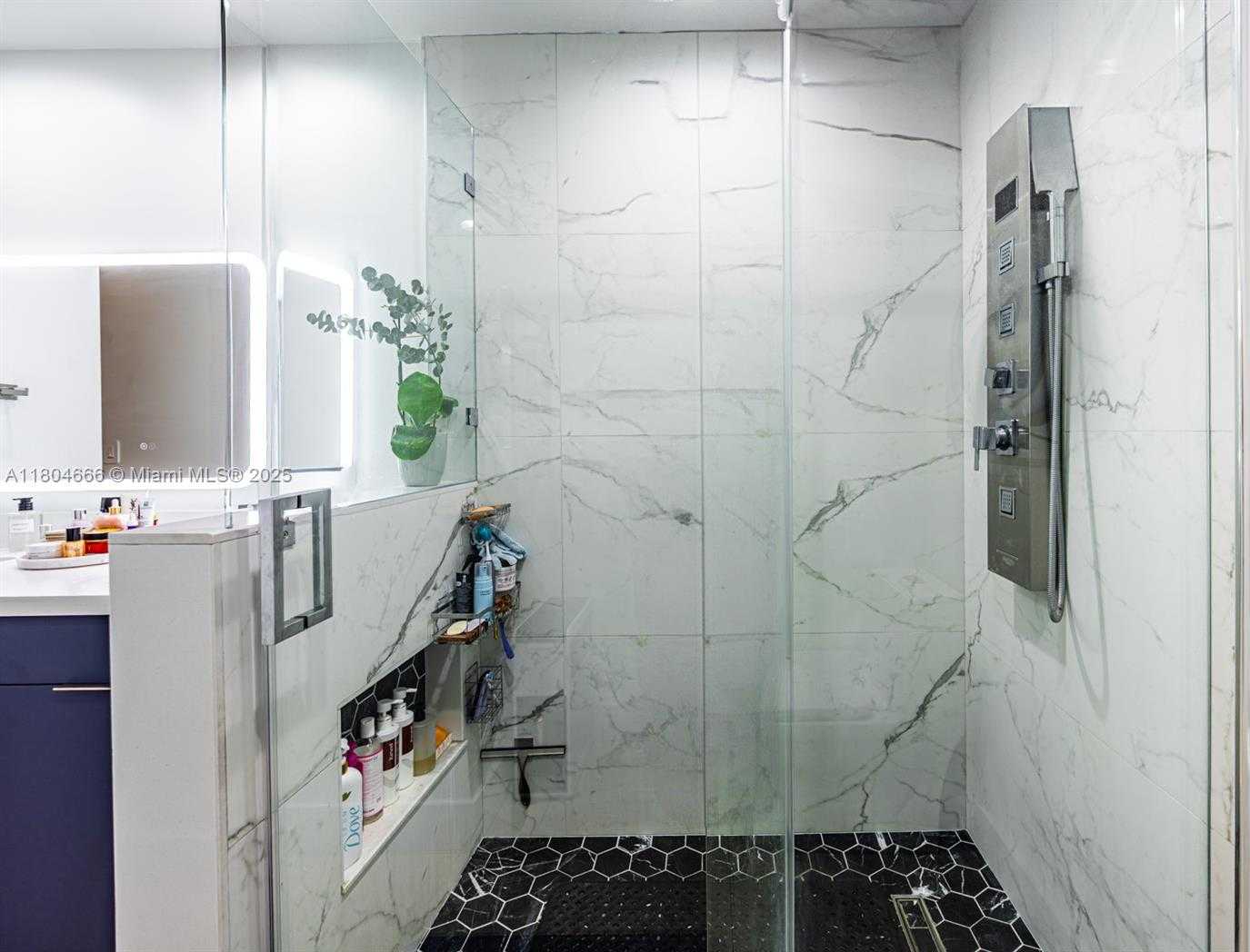Small Image of 6950 NORTH WEST 168TH ST, Hialeah Number 27