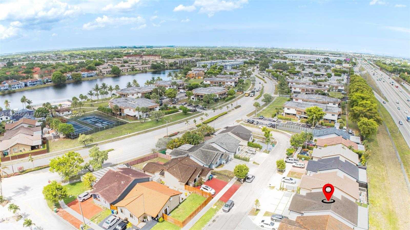 Small Image of 6950 NORTH WEST 168TH ST, Hialeah Number 4