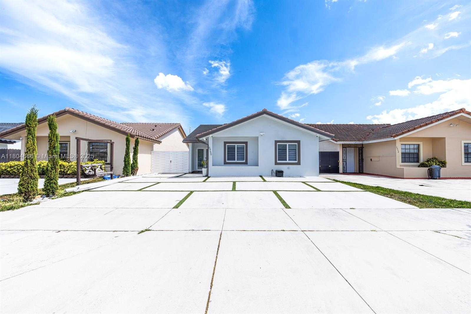 Small Image of 6950 NORTH WEST 168TH ST, Hialeah Number 5