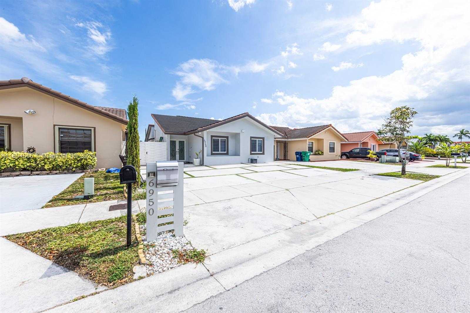 Small Image of 6950 NORTH WEST 168TH ST, Hialeah Number 6