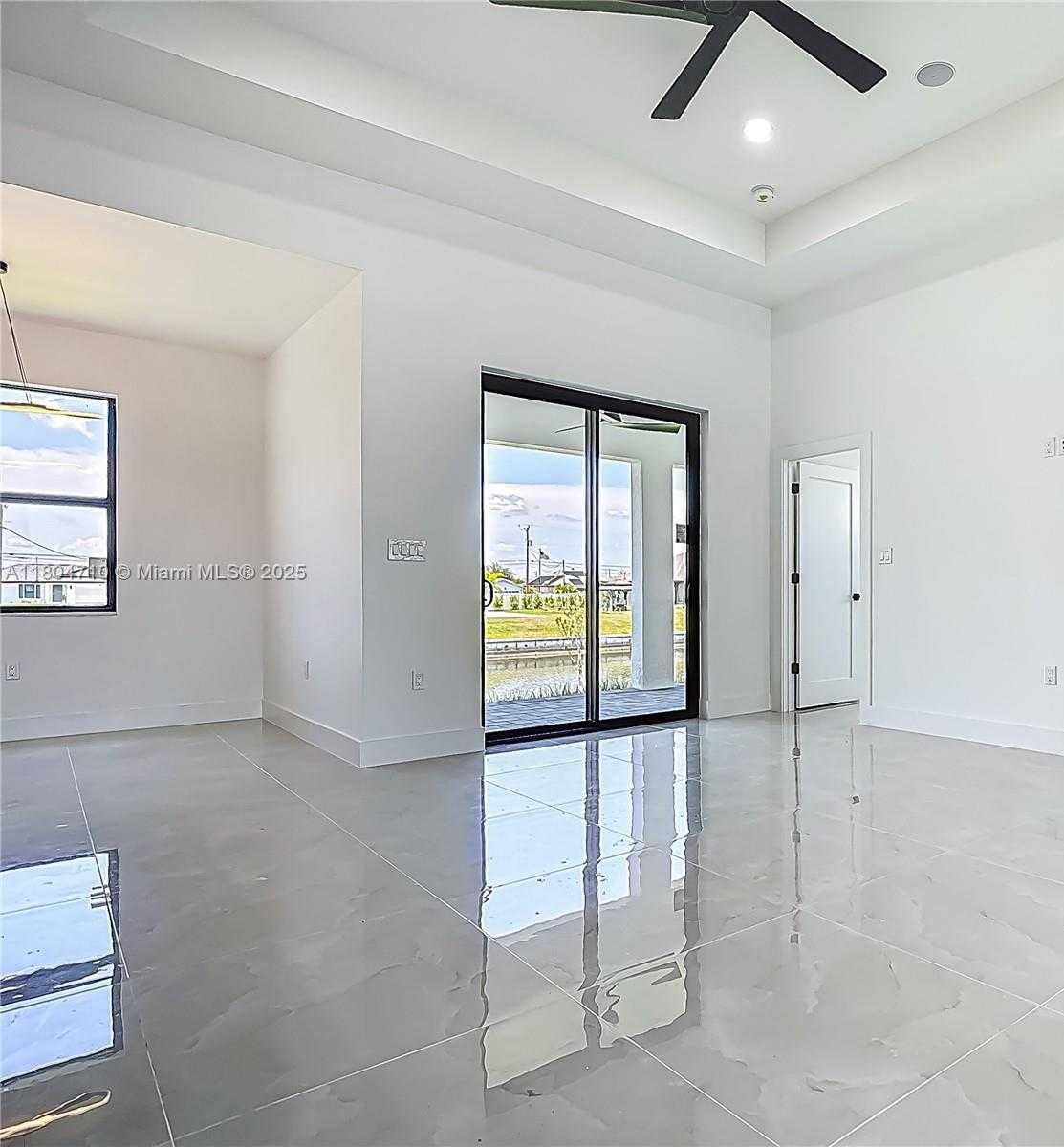 Small Image of 323 19TH TER, Cape Coral Number 11