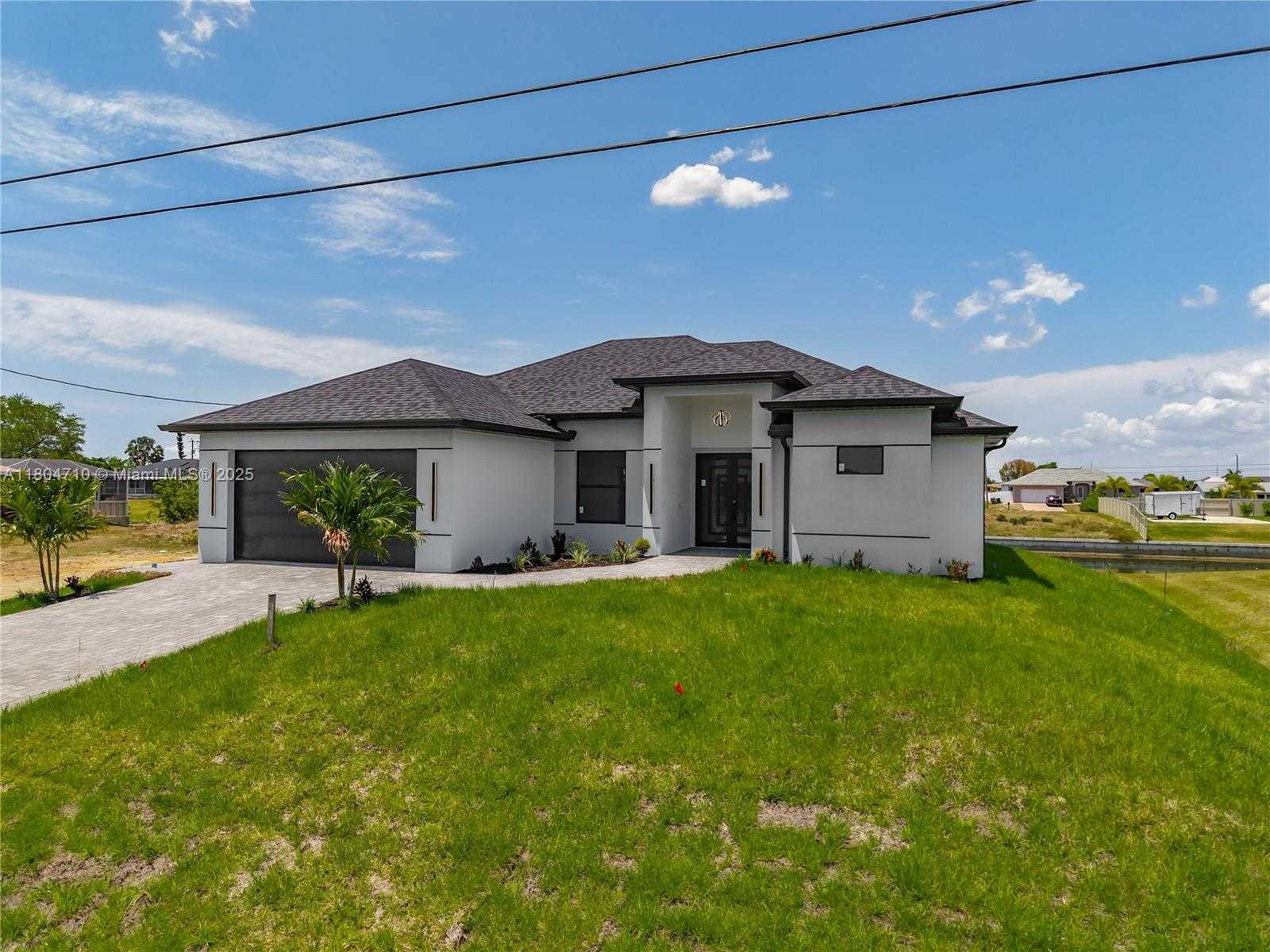 Small Image of 323 19TH TER, Cape Coral Number 2