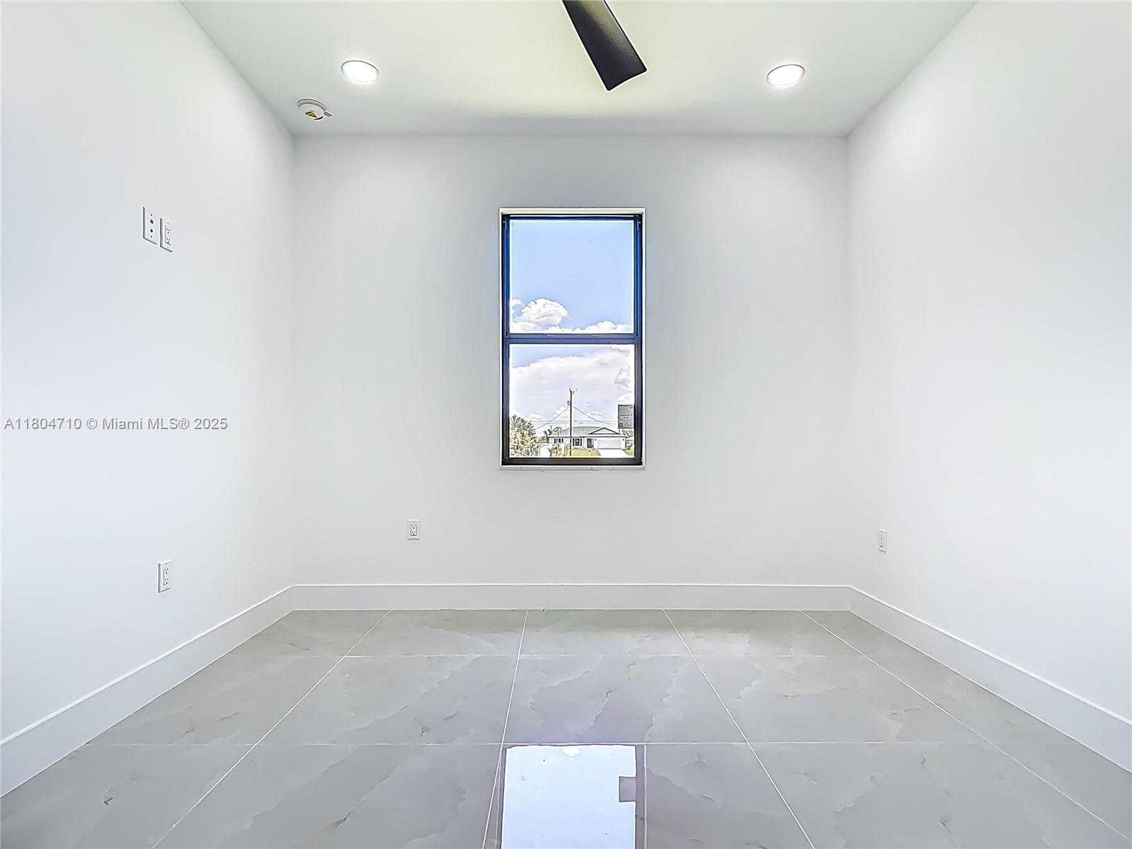 Small Image of 323 19TH TER, Cape Coral Number 40