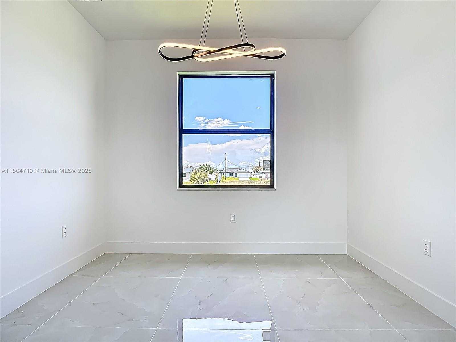 Small Image of 323 19TH TER, Cape Coral Number 44