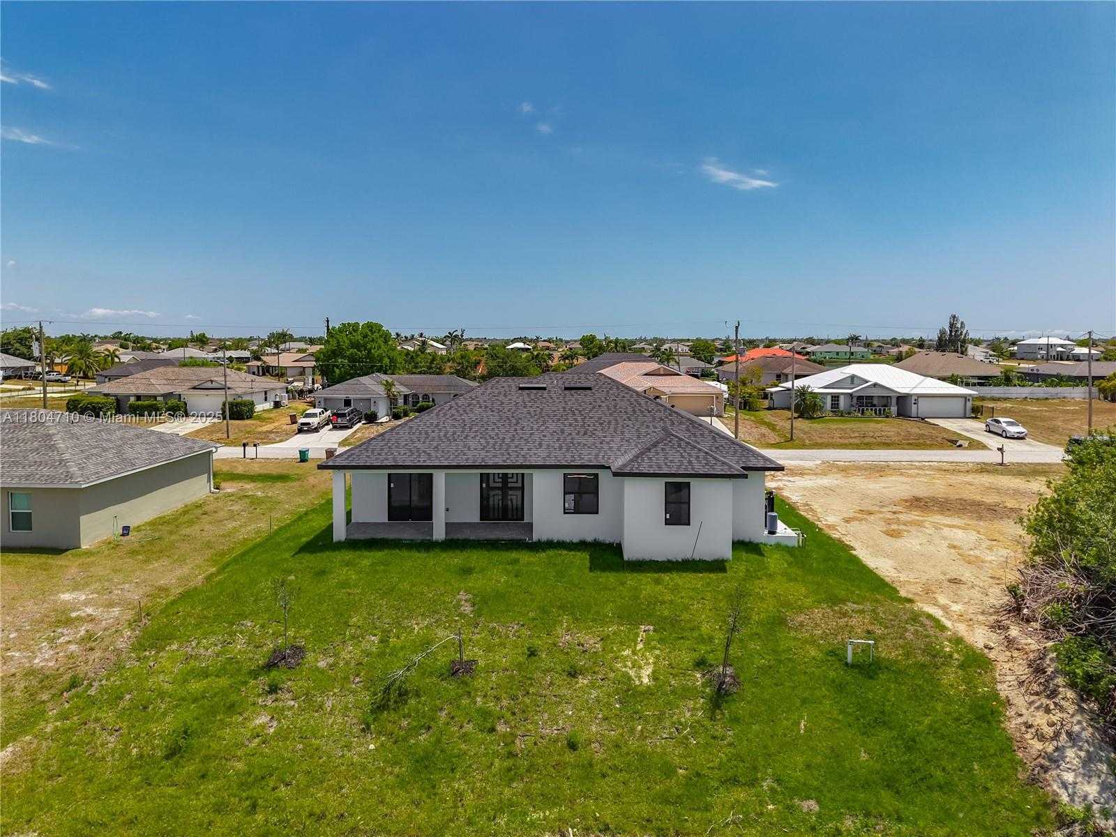 Small Image of 323 19TH TER, Cape Coral Number 58