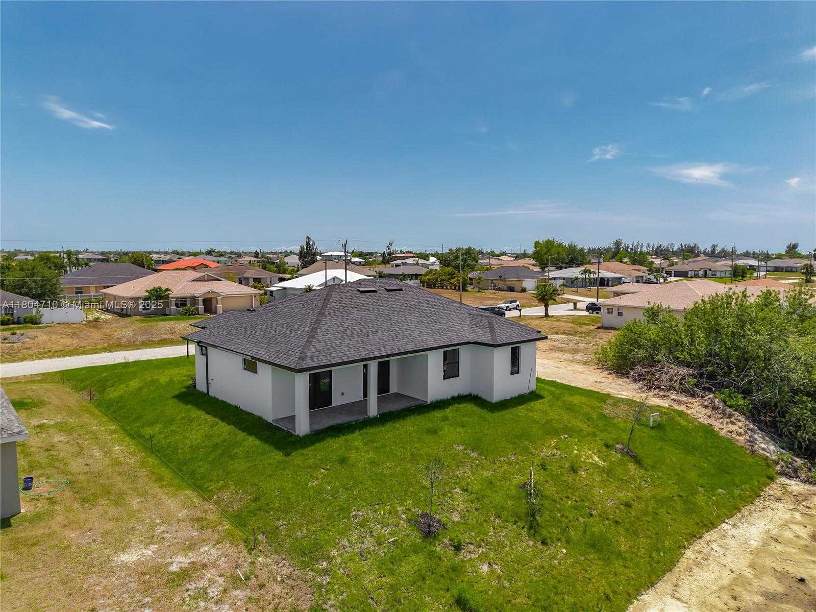 Small Image of 323 19TH TER, Cape Coral Number 59