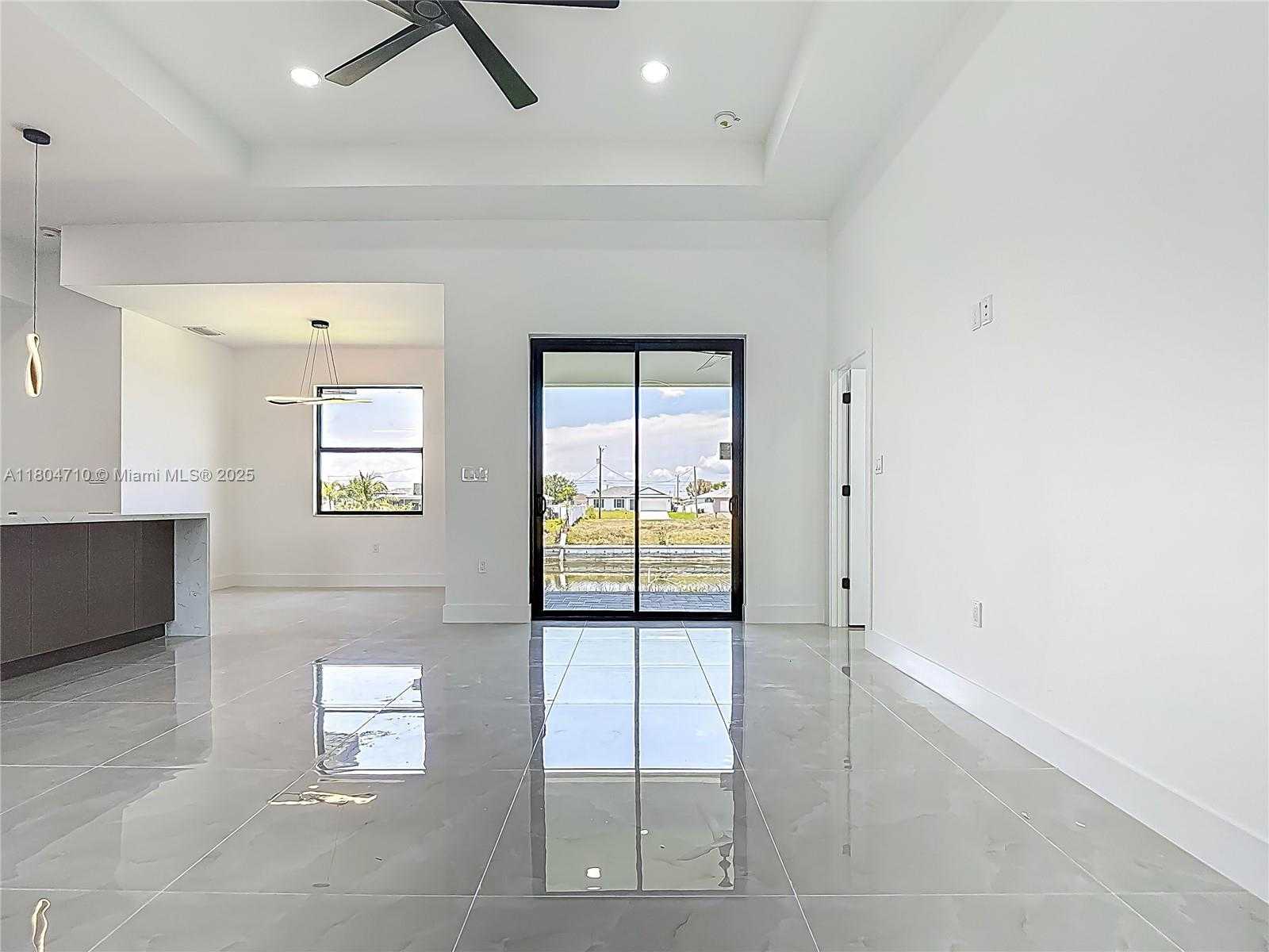 Small Image of 323 19TH TER, Cape Coral Number 6