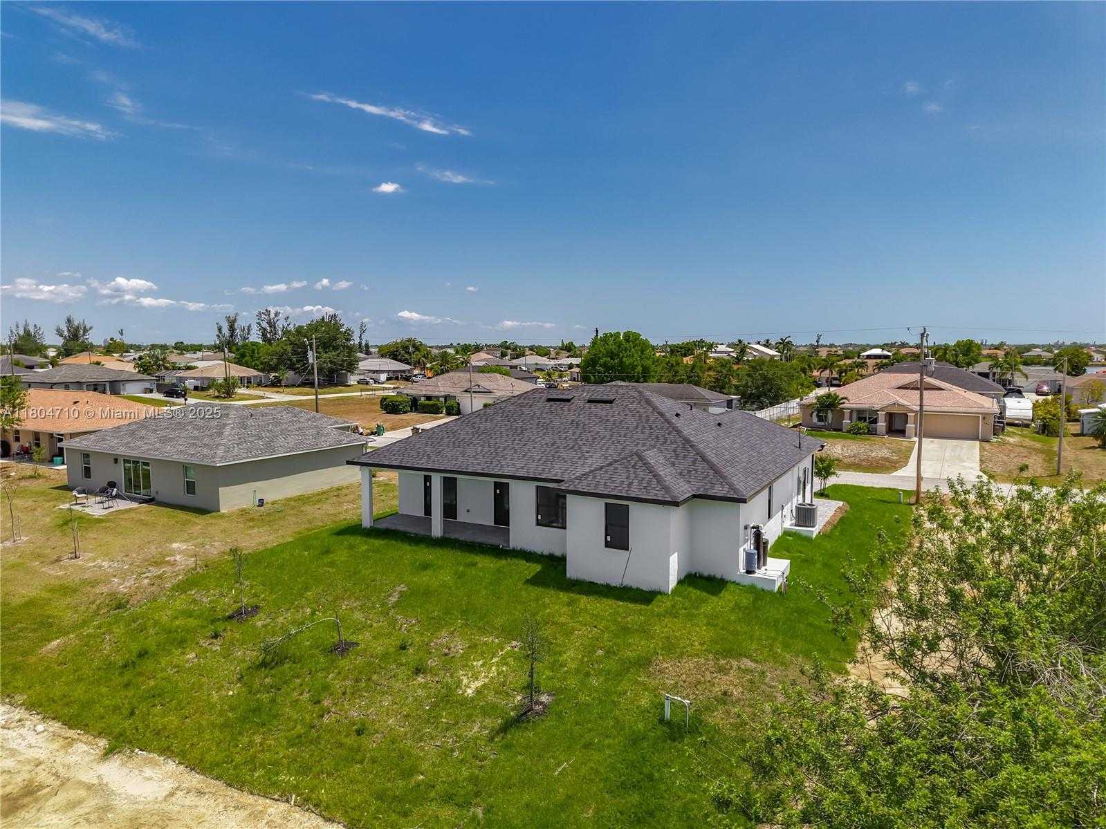 Small Image of 323 19TH TER, Cape Coral Number 60
