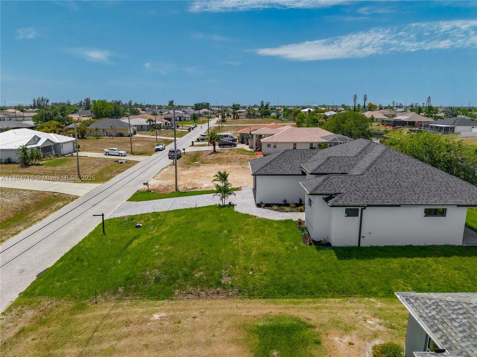 Small Image of 323 19TH TER, Cape Coral Number 62