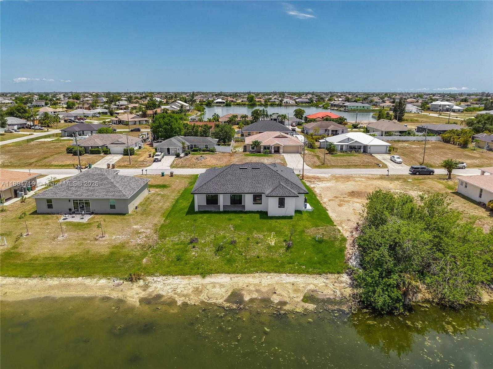 Small Image of 323 19TH TER, Cape Coral Number 65