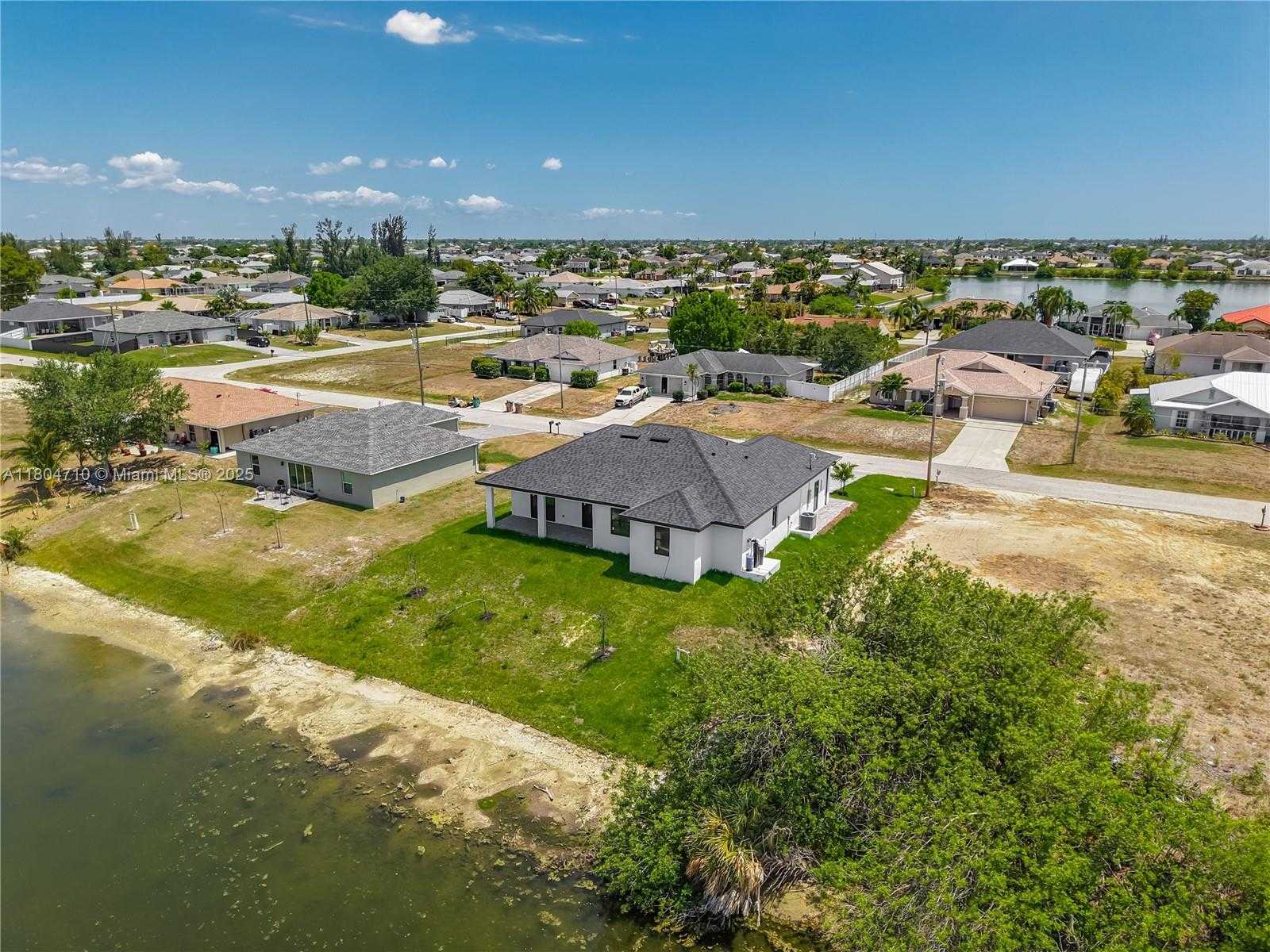 Small Image of 323 19TH TER, Cape Coral Number 66