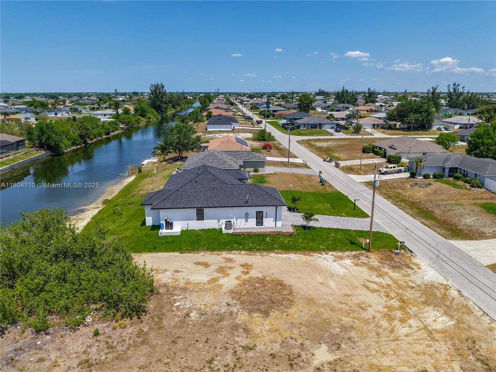 Small Image of 323 19TH TER, Cape Coral Number 68