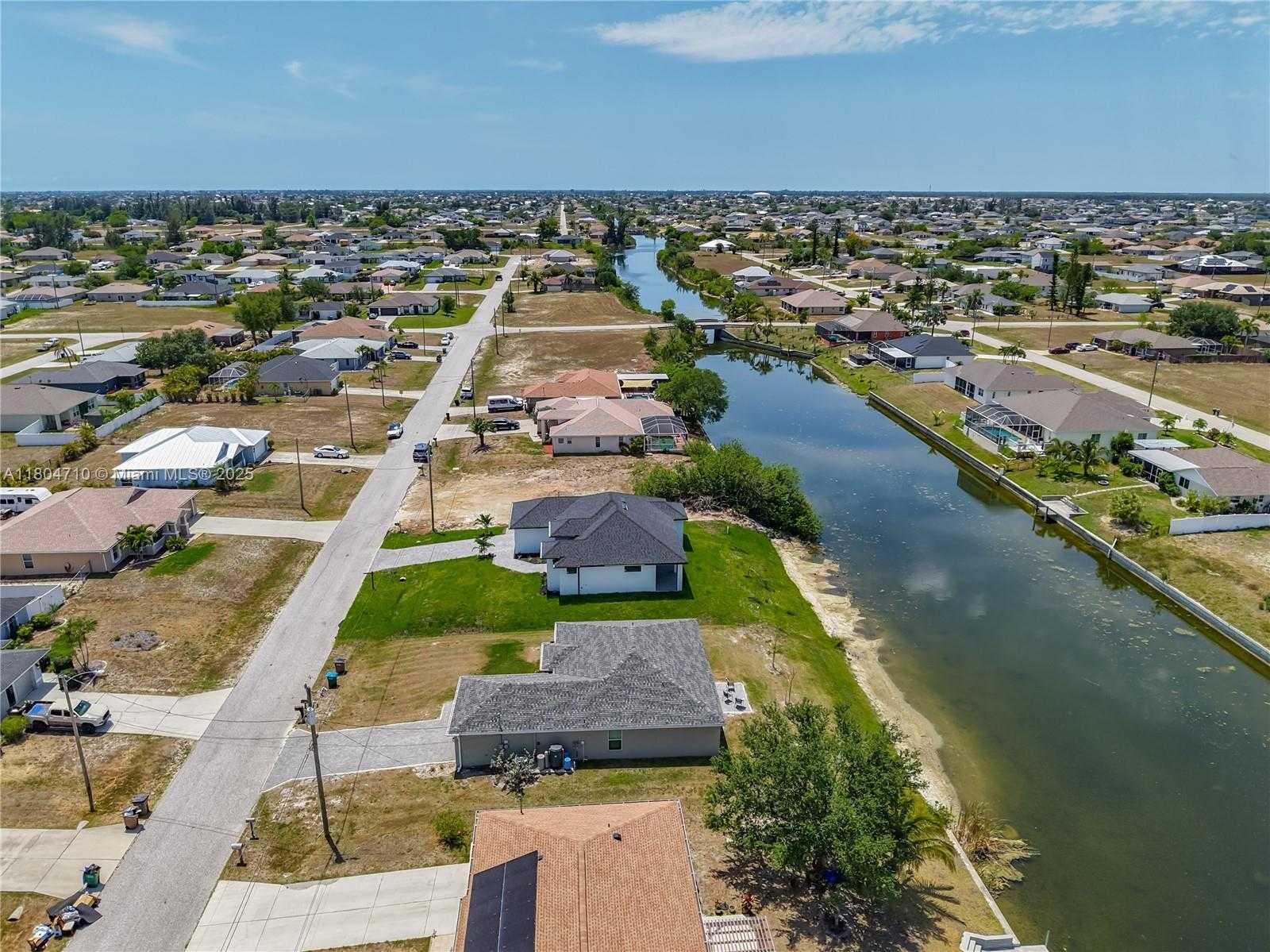 Small Image of 323 19TH TER, Cape Coral Number 69