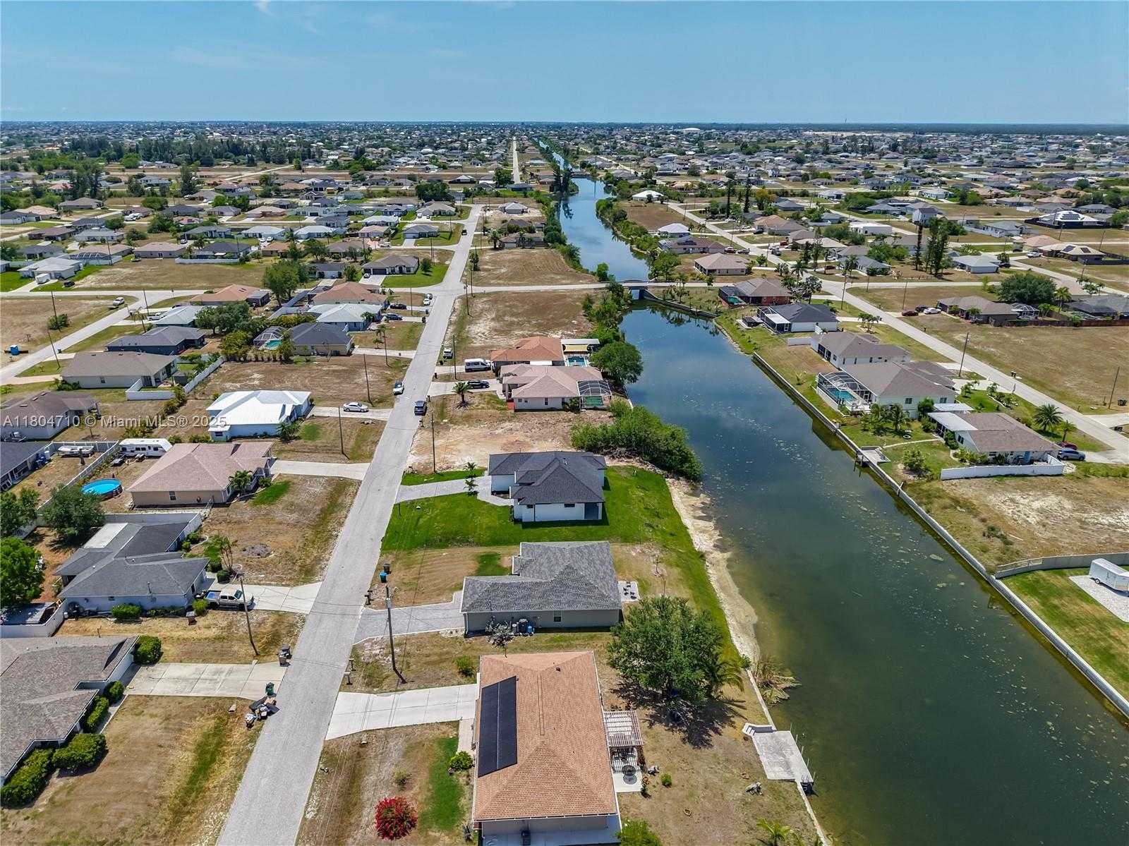 Small Image of 323 19TH TER, Cape Coral Number 74